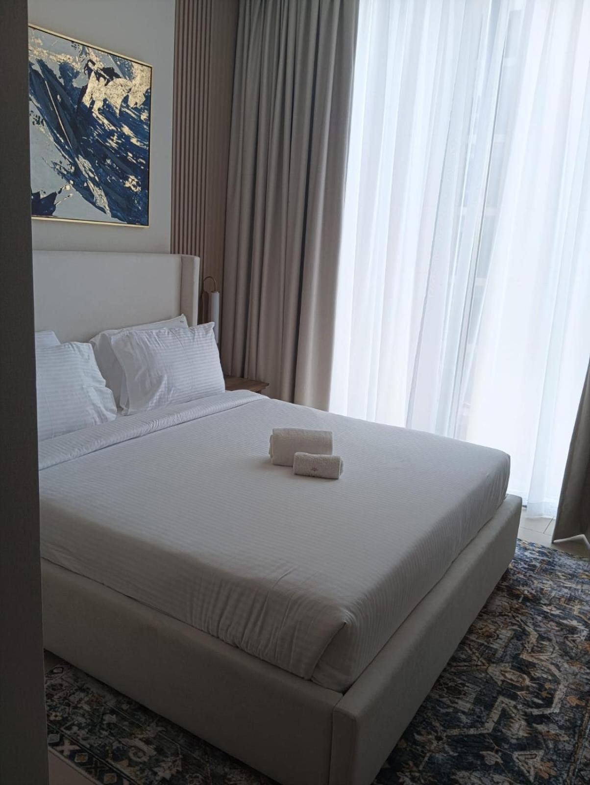 By Latinem Luxury 1br Cvr A2910 Near Burj Khalifa Dubai